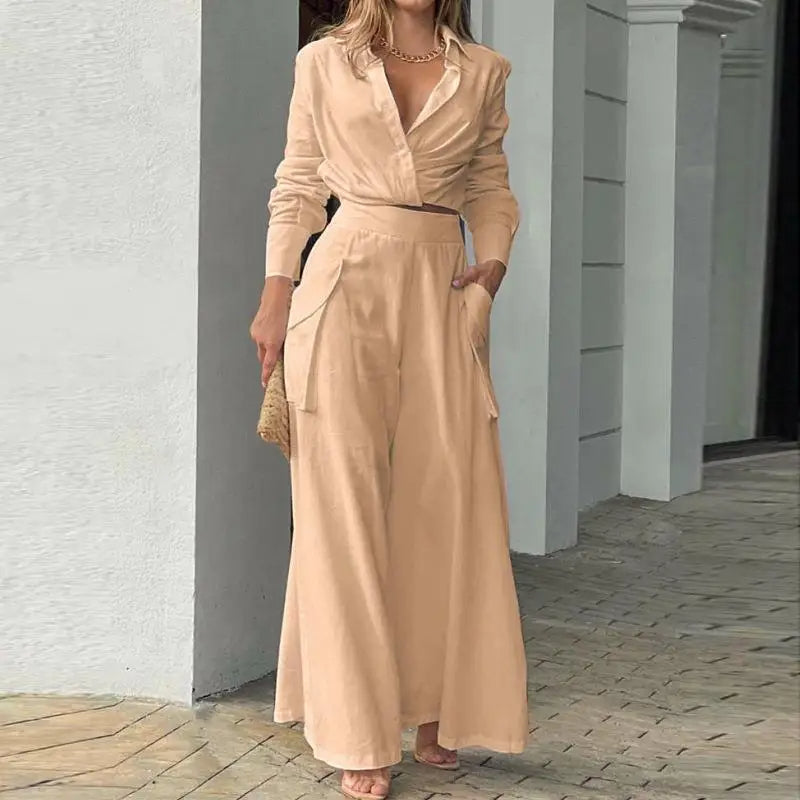 Summer set with knotted shirt and high-waisted palazzo pants